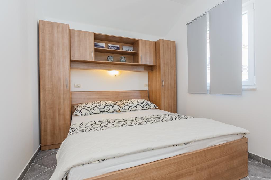 Apartments Viljac Trogir Zimmer foto